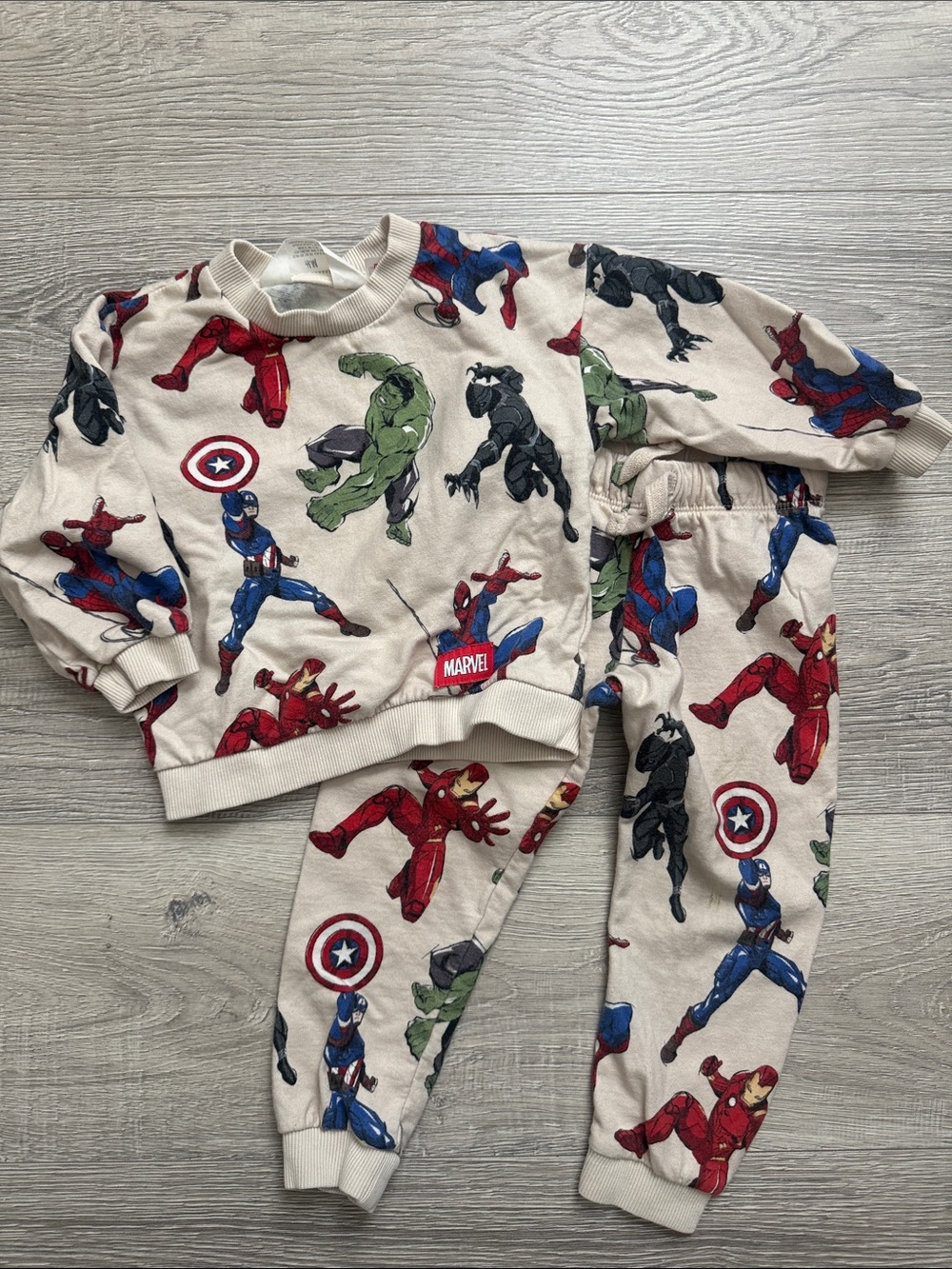 H&M Marvel Superheros Beige Sweatshirt & Jogger Set